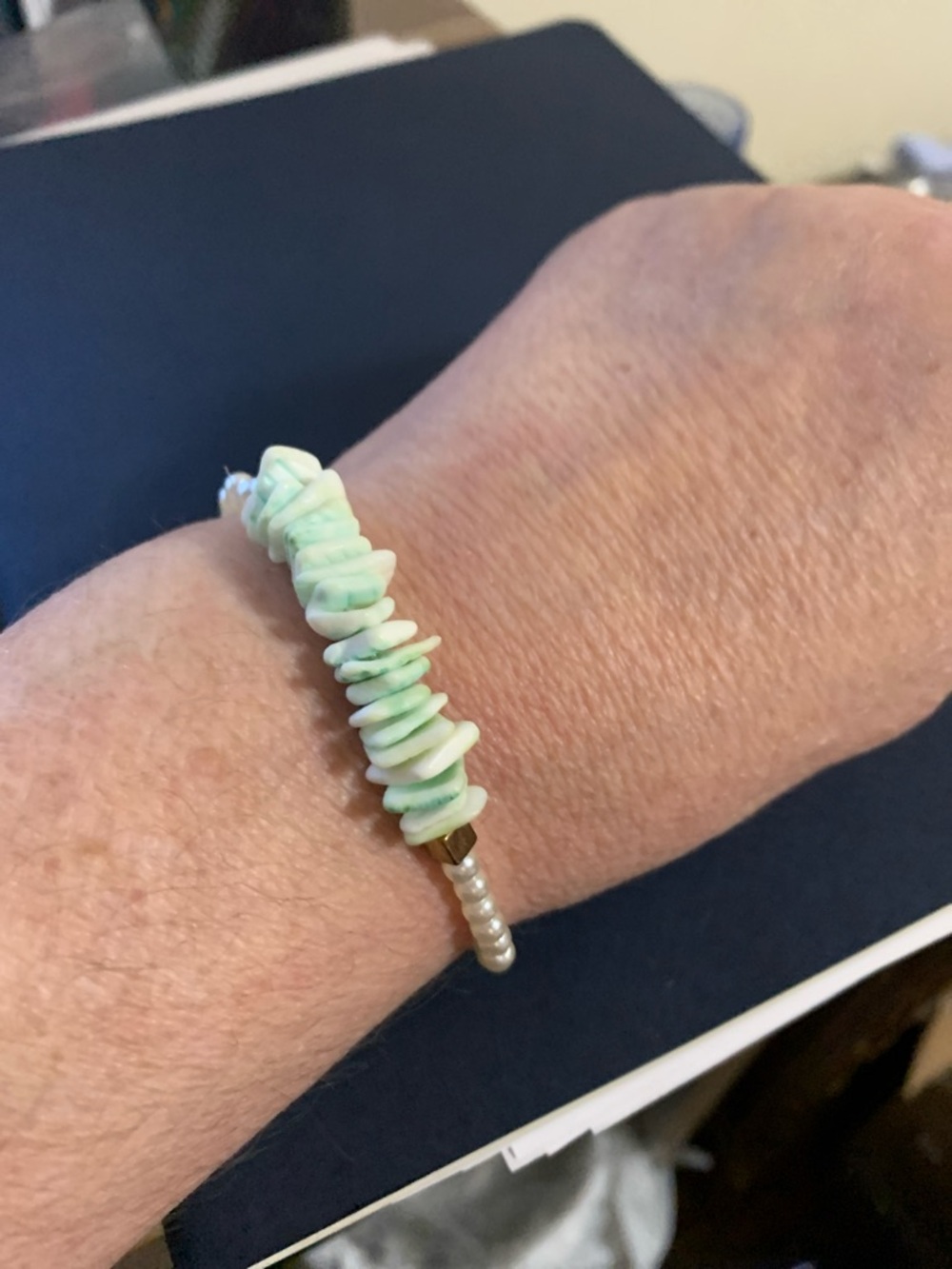 Handmade Mint Green Shell & Pearl Stretch Bracelet